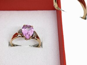Ring with pink stone